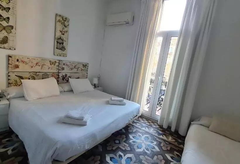 پانسیون Hostal Eixample