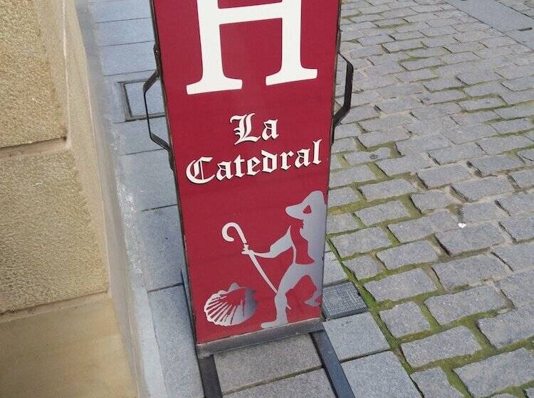 پانسیون Hostal La Catedral