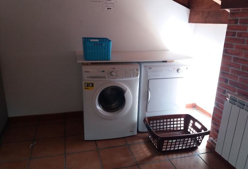 پانسیون Hostal La Catedral