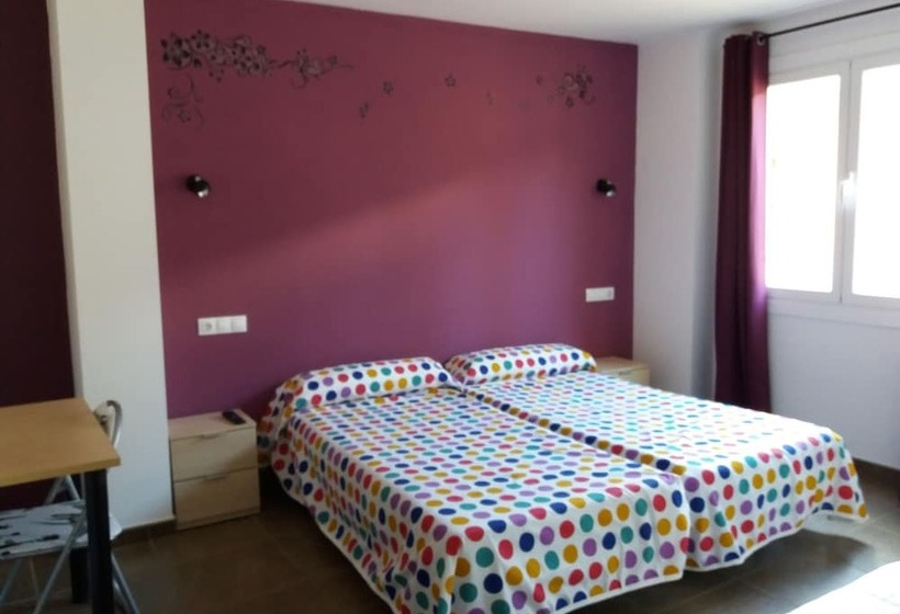 پانسیون Hostal La Catedral