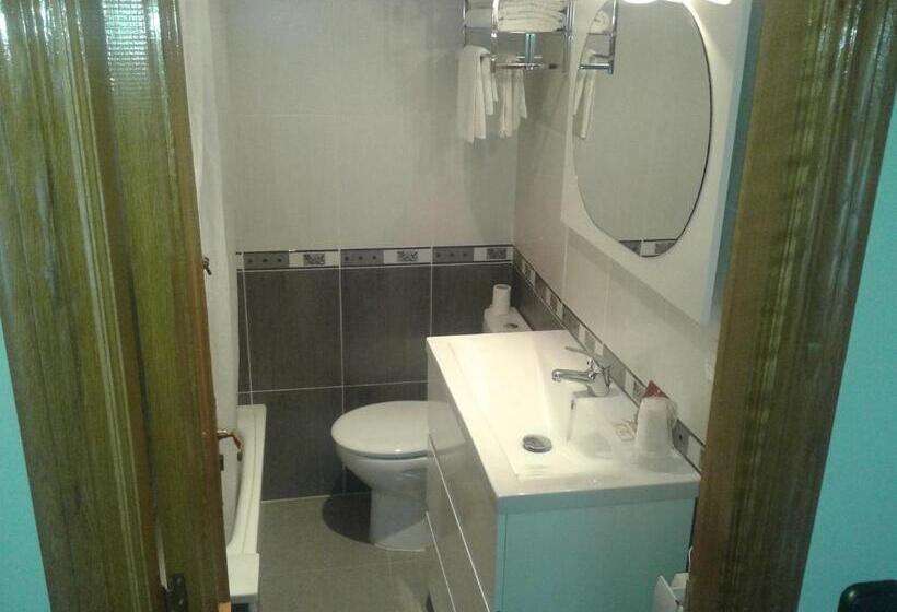 بنسيون Hostal Les Bedules