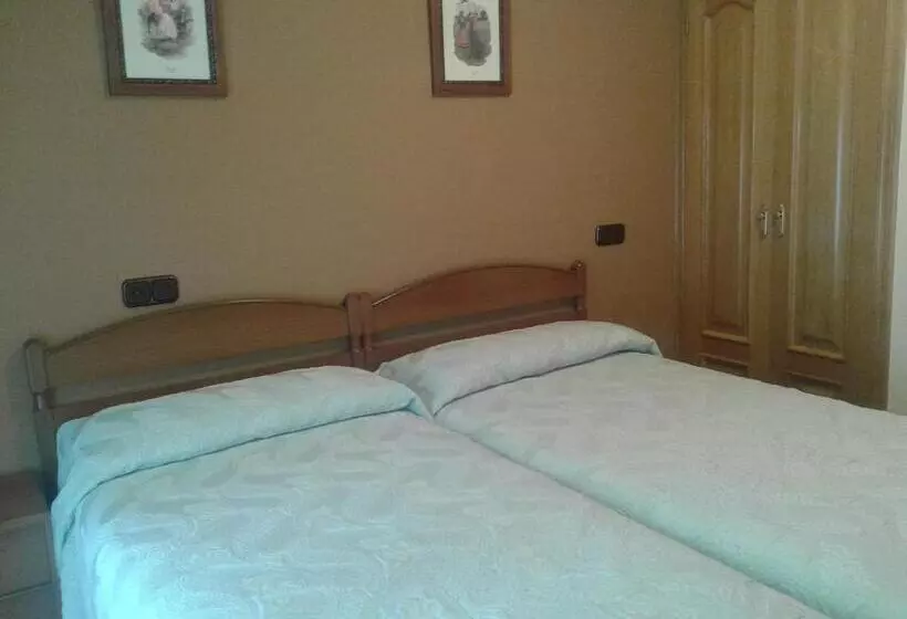 Majatalo Hostal Les Bedules