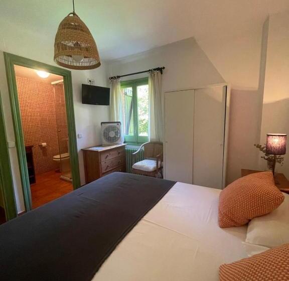 膳宿费 Hostal L´ou De Reig