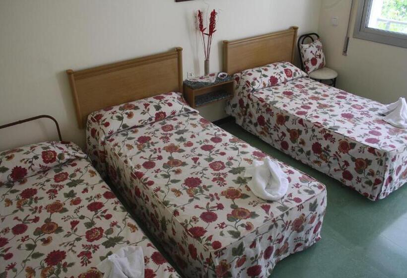 پانسیون Hostal Torre Mar