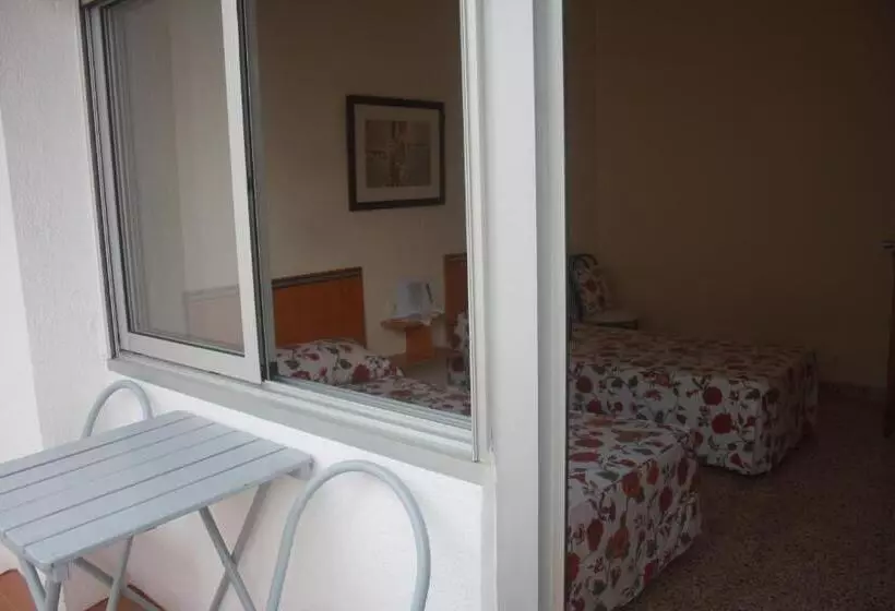 Majatalo Hostal Torre Mar