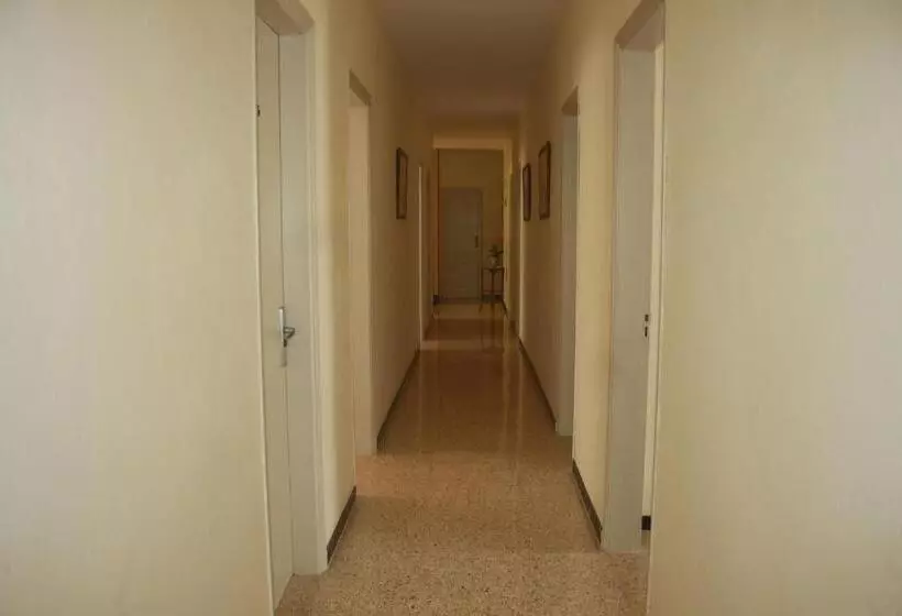Majatalo Hostal Torre Mar