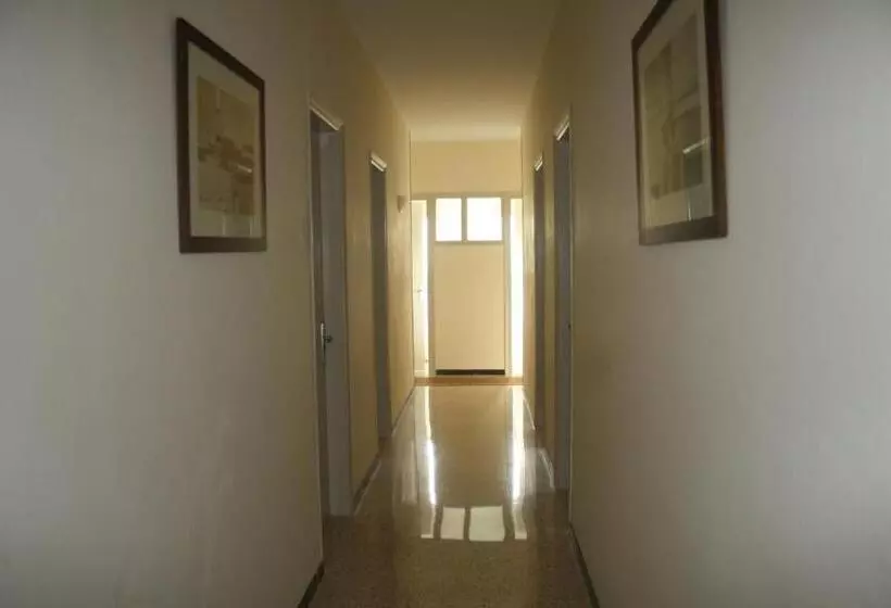 Majatalo Hostal Torre Mar
