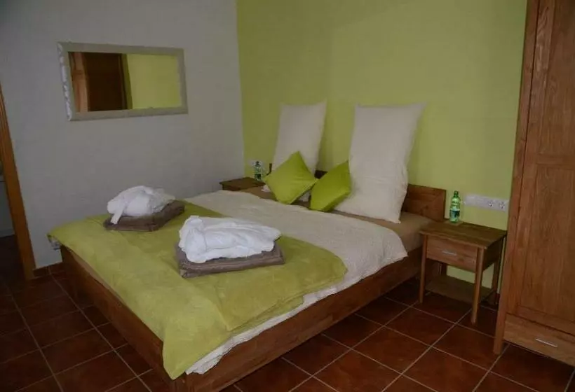 Majatalo Olivetum Colina