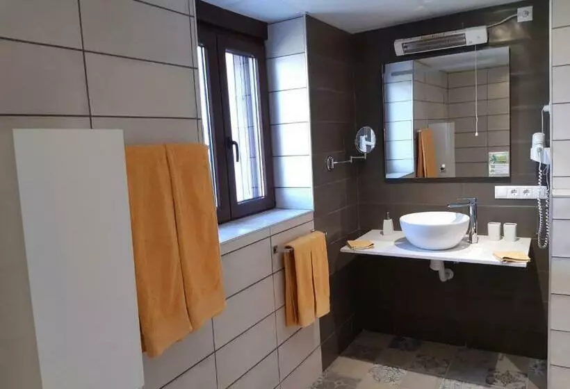 Majatalo Olivetum Colina