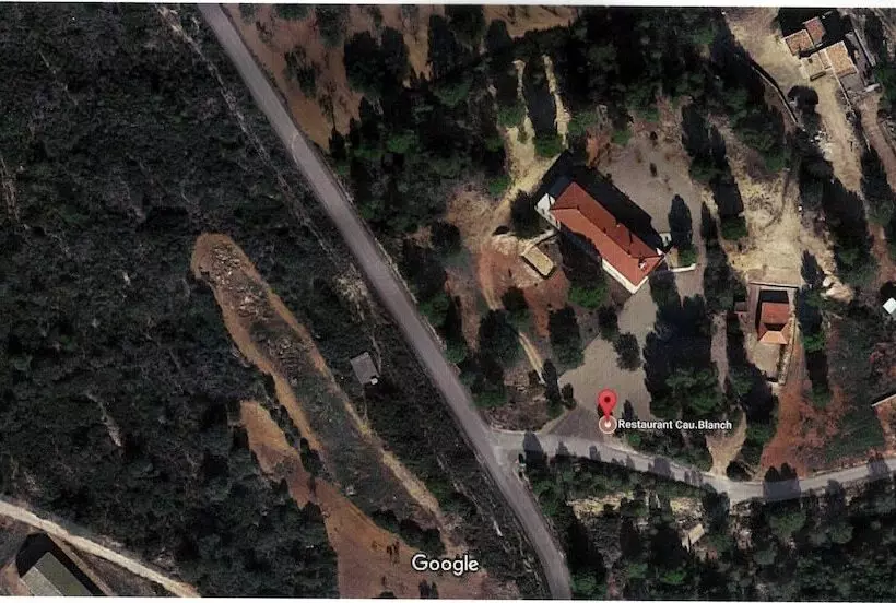 ホテル Restaurante Rural Cau Blanch