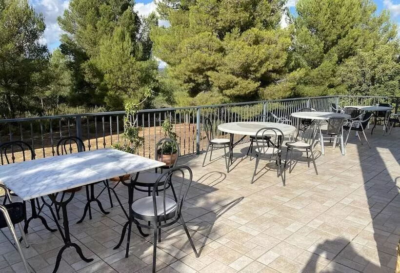 ホテル Restaurante Rural Cau Blanch