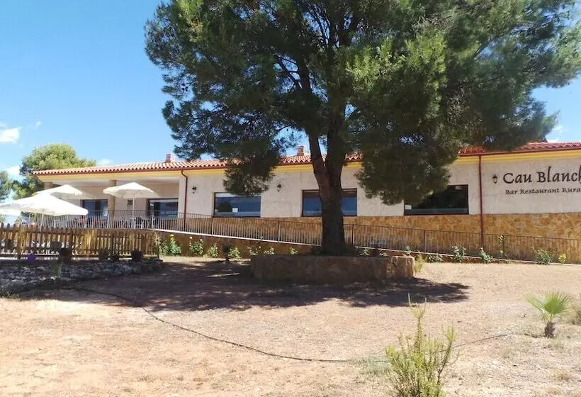 ホテル Restaurante Rural Cau Blanch