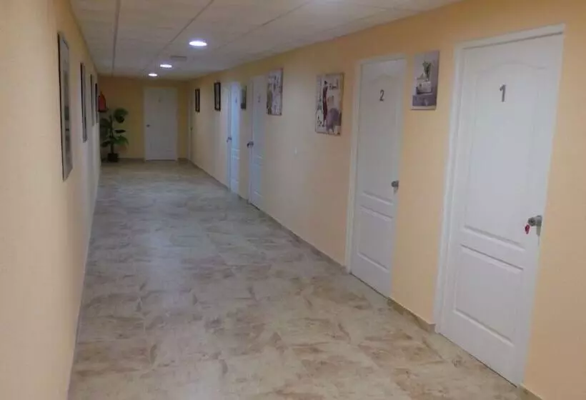 ホテル Restaurante Rural Cau Blanch