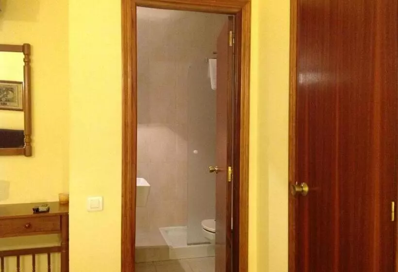 پانسیون Hostal Cerezo 2