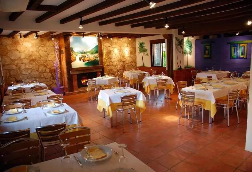 ペンション Hostal El Cardenillo