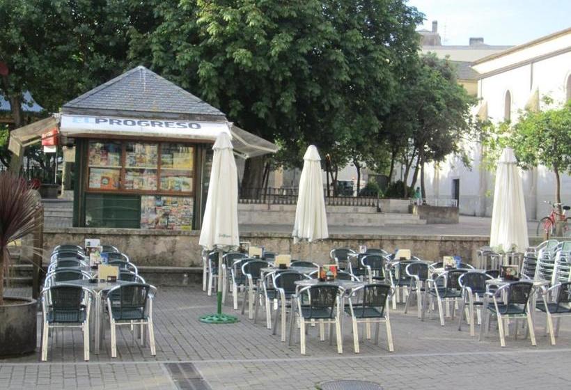 פנסיון Hostal Linares