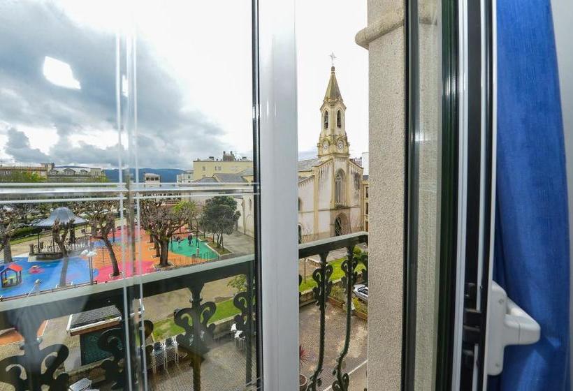 פנסיון Hostal Linares