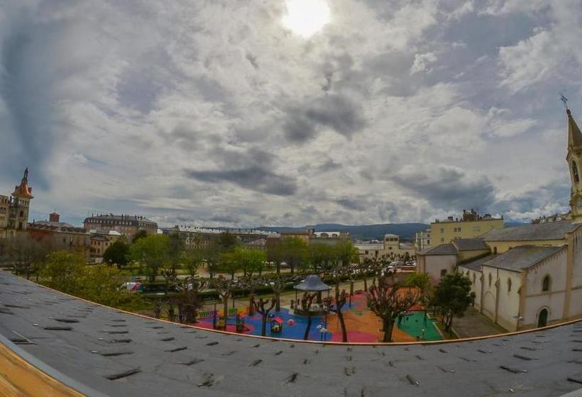 פנסיון Hostal Linares