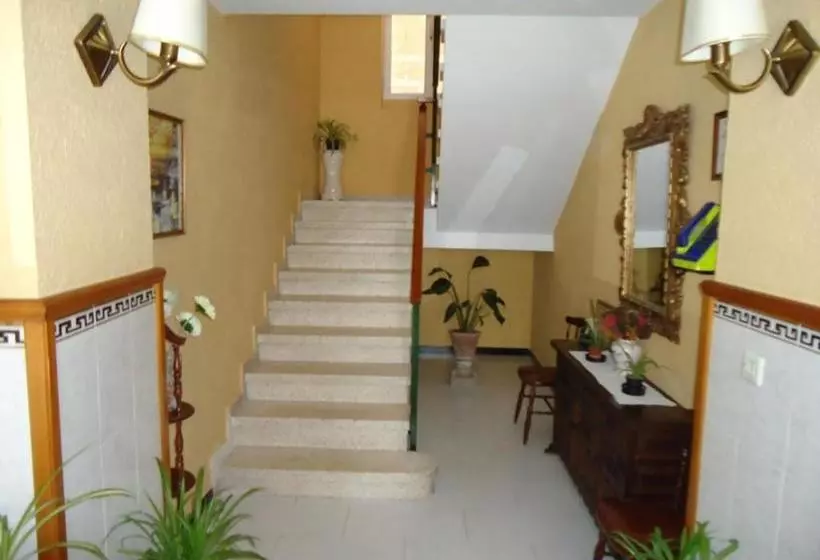 ペンション Hostal Los Claveles