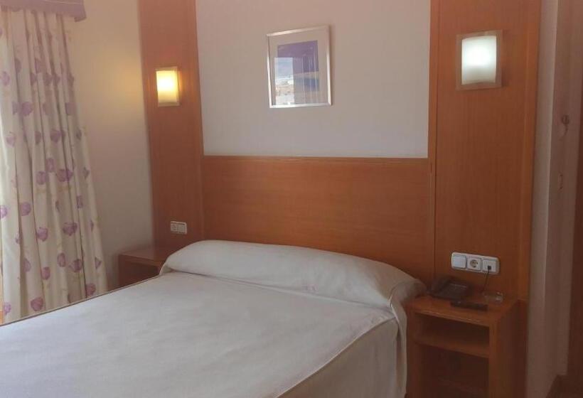 פנסיון Hostal Mediterraneo