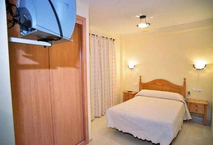 ペンション Hostal Restaurante Hermanos Zamora