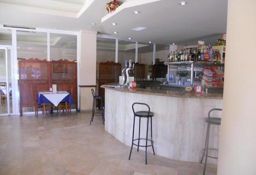 Пансион Hostal Restaurante Hermanos Zamora