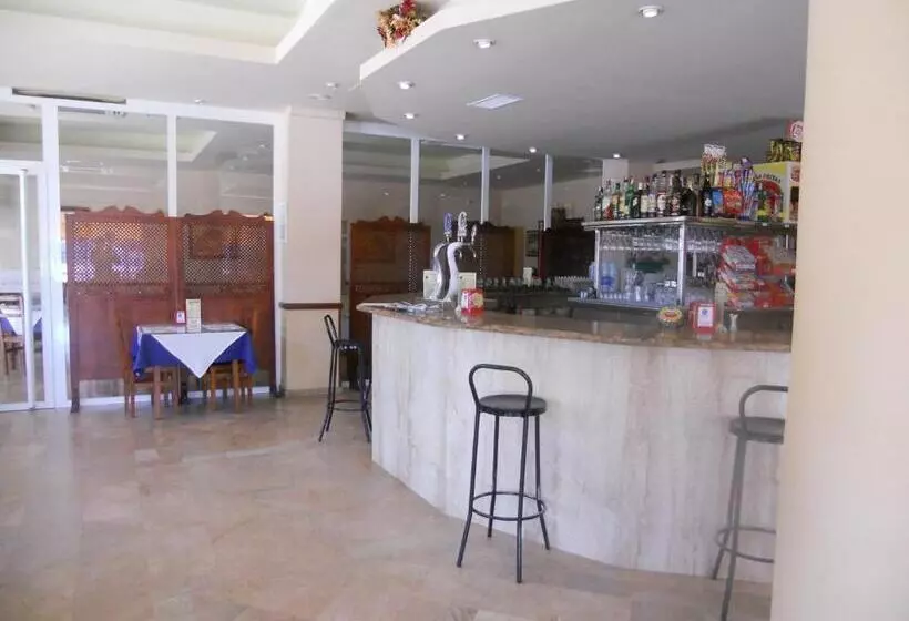 ペンション Hostal Restaurante Hermanos Zamora