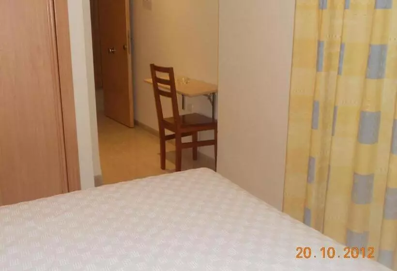 ペンション Hostal Restaurante Hermanos Zamora