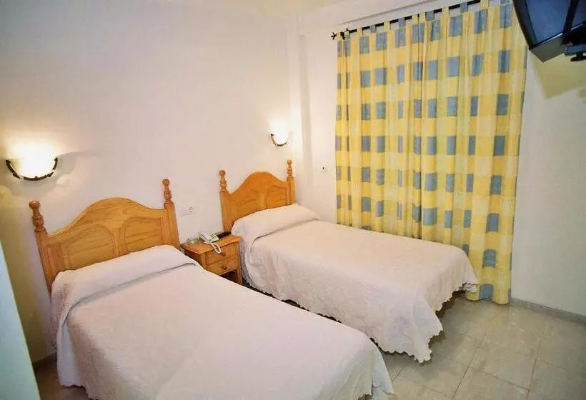 ペンション Hostal Restaurante Hermanos Zamora