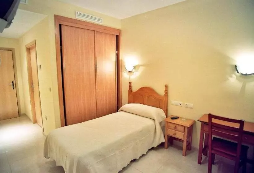 ペンション Hostal Restaurante Hermanos Zamora