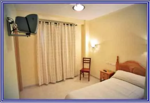 ペンション Hostal Restaurante Hermanos Zamora
