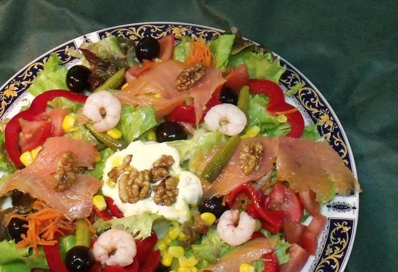 بنسيون Hostal Salones Victoria