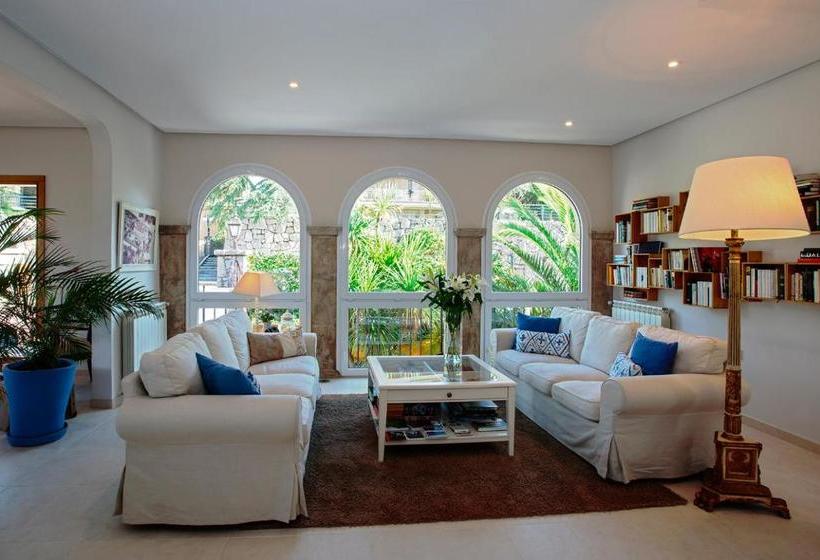 بنسيون Montjuic Boutique Bed & Breakfast Girona