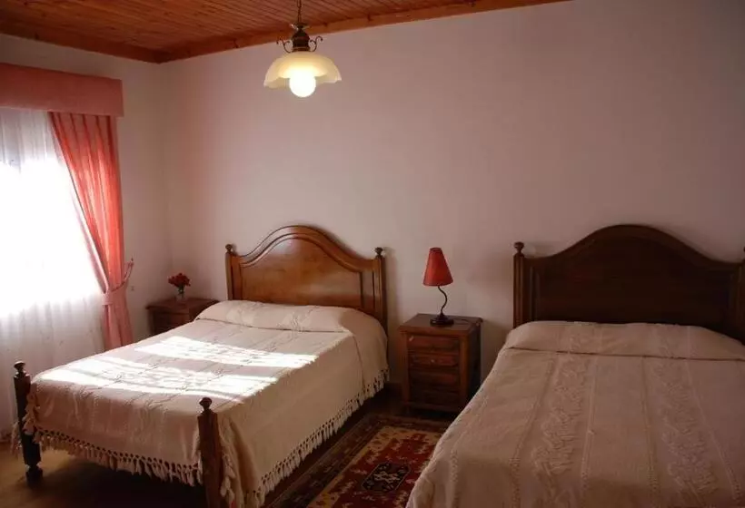 Retkeilymaja A Torre No Sabugueiro