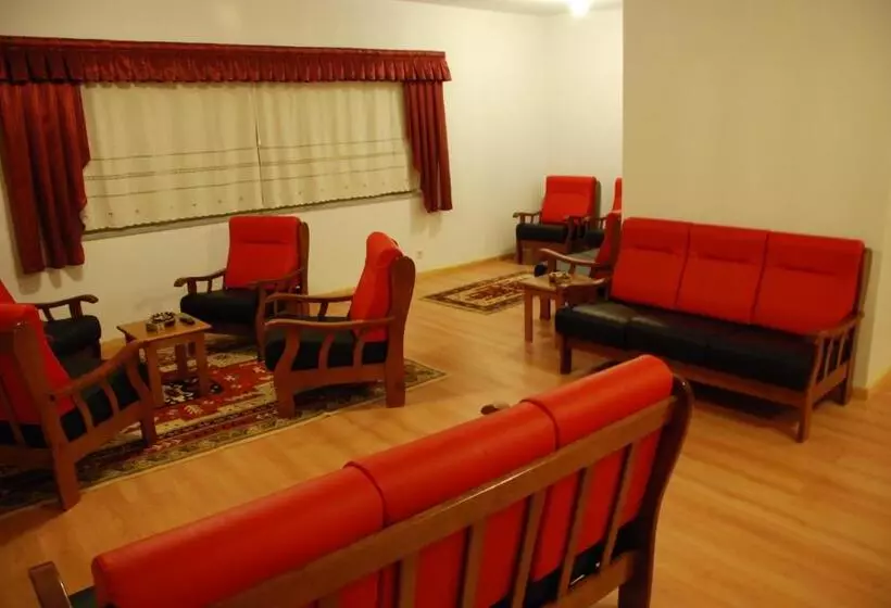 Retkeilymaja A Torre No Sabugueiro