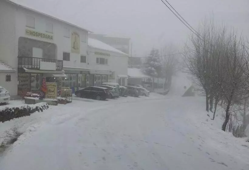 Retkeilymaja A Torre No Sabugueiro