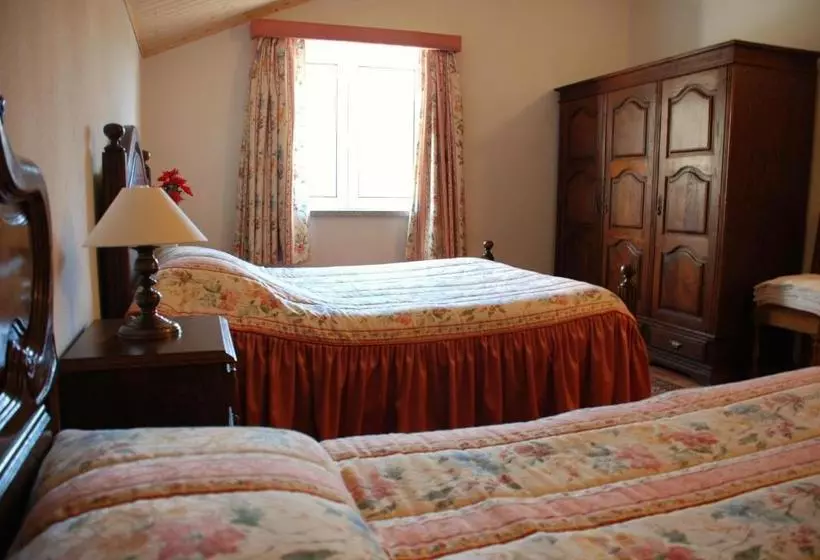 Retkeilymaja A Torre No Sabugueiro