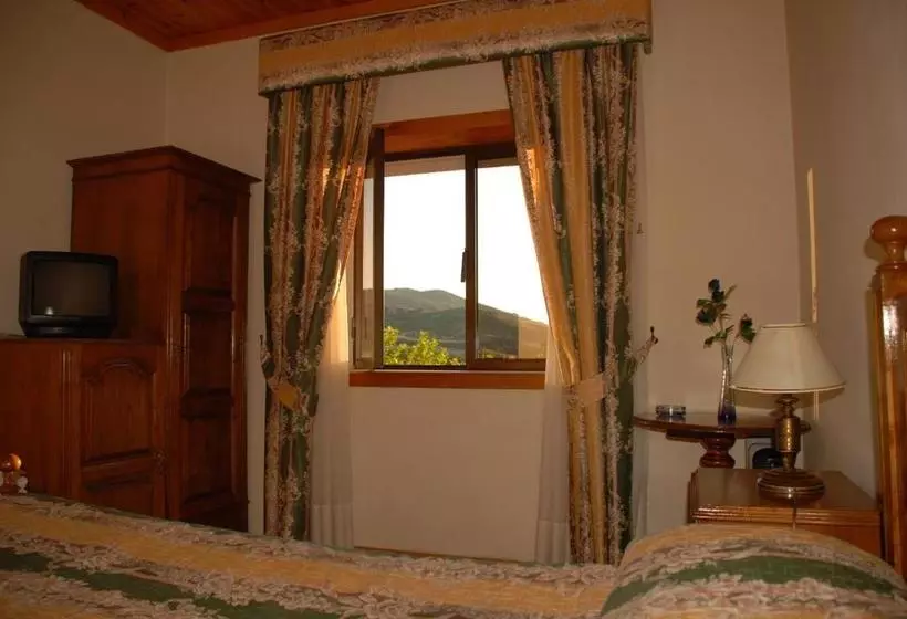 Retkeilymaja A Torre No Sabugueiro