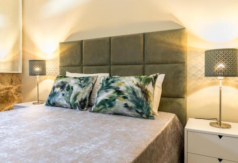 ペンション Encosta Dos Túneis   Turismo E Lazer