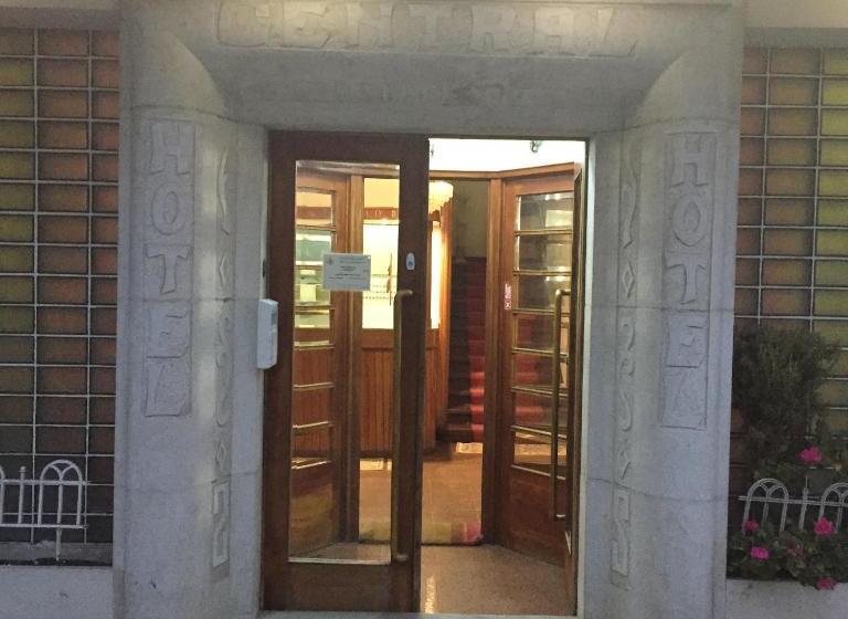 بنسيون Residencial Central