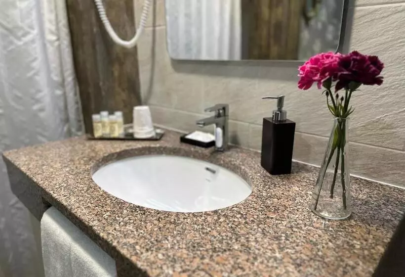 Retkeilymaja Casa Do Largo   Golegã   Turismo De Habitação