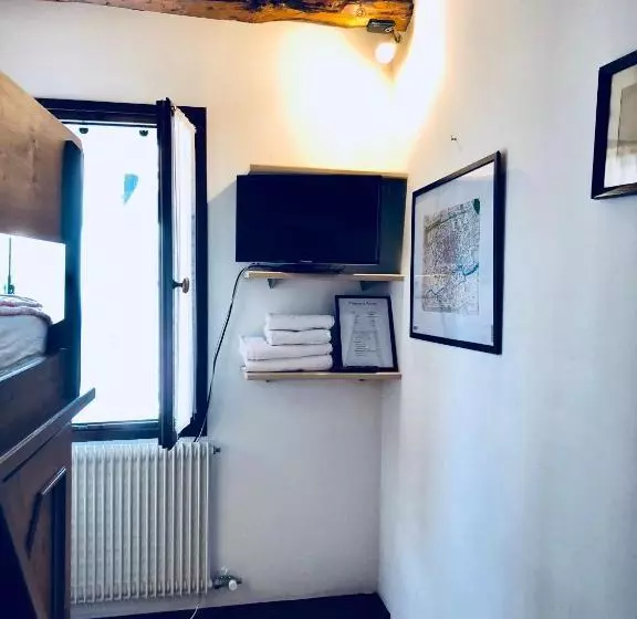 پانسیون Hesperia Room