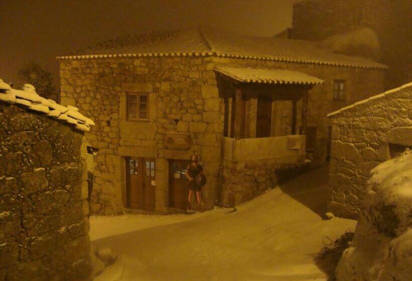 پانسیون Taverna Lusitana