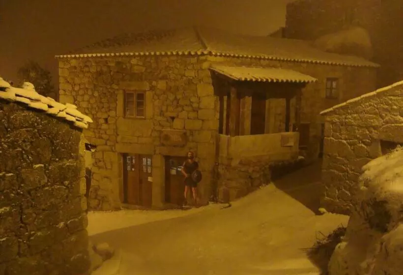 ペンション Taverna Lusitana