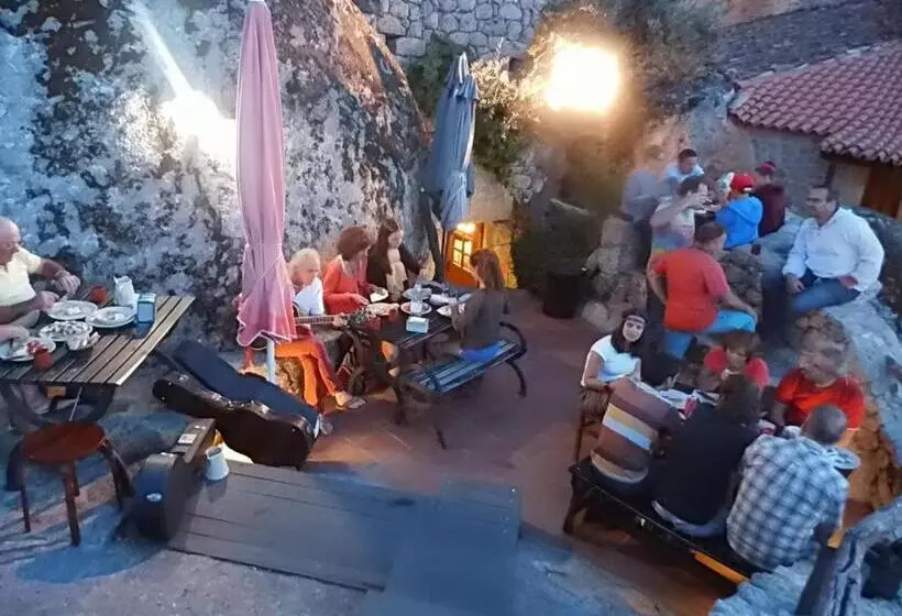 ペンション Taverna Lusitana