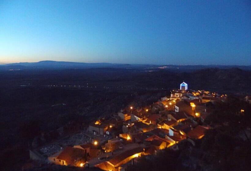 پانسیون Taverna Lusitana