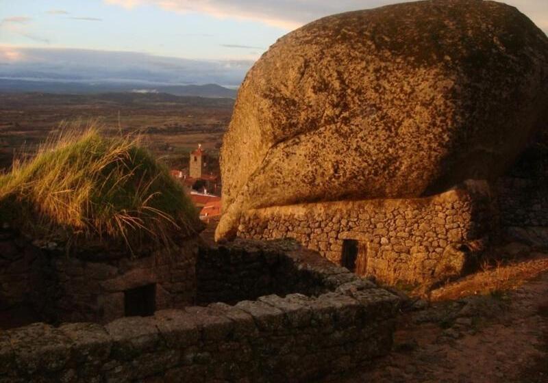 پانسیون Taverna Lusitana