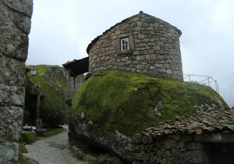 پانسیون Taverna Lusitana