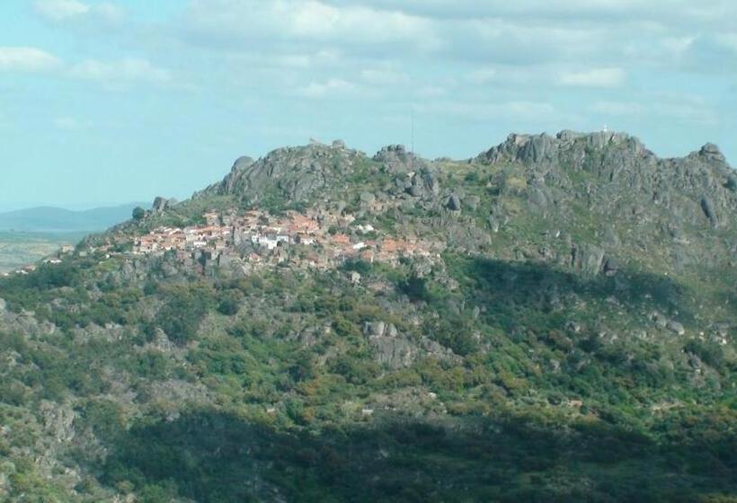 پانسیون Taverna Lusitana