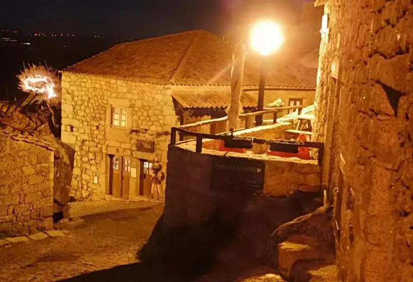 ペンション Taverna Lusitana